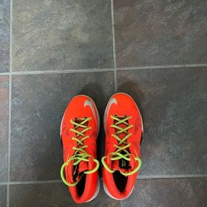 Nike Air LeBron James 10 Boys Crimson Orange Black Volt Size 6.5Y